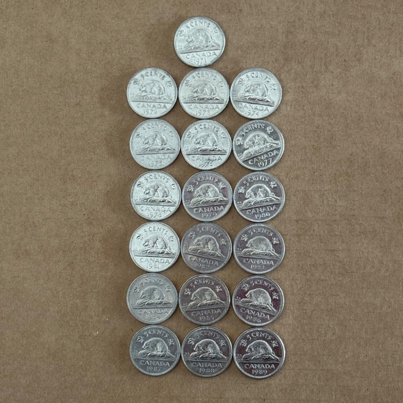 2 complete sets of 1971-1989 Canada Nickels - Picture 2 of 4